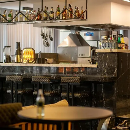 Bossuite Business Hotel *