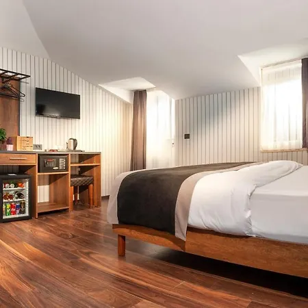 Bossuite Business *